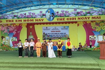 Tiểu phẩm “Chú Cuội tham gia giao thông” của trường tiểu học Thanh Thủy